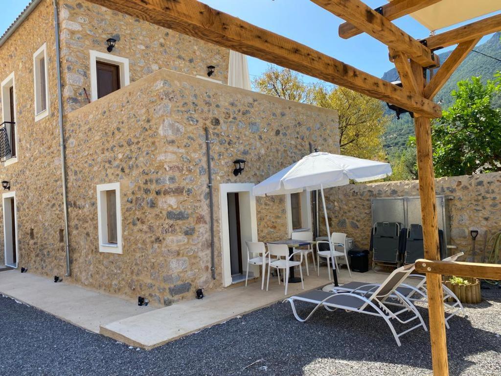 Indigo Leonidion Apartment Екстериор снимка