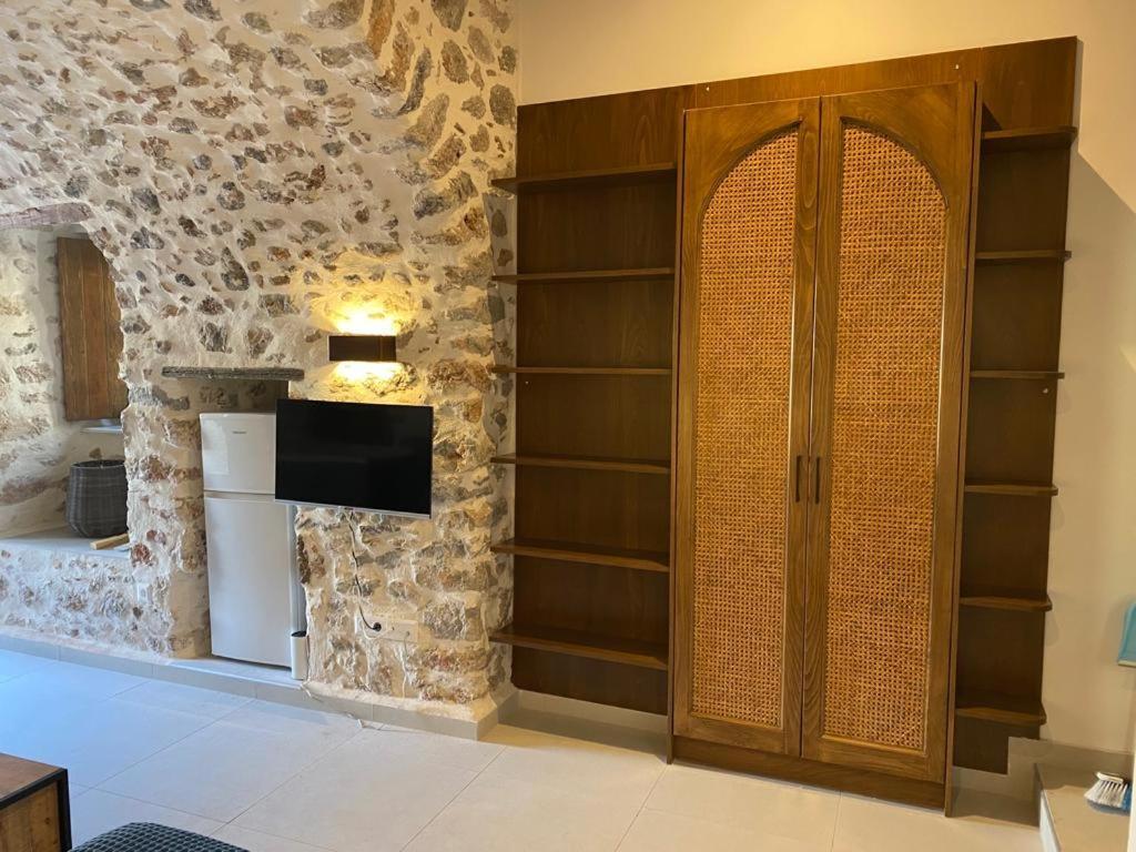 Indigo Leonidion Apartment Екстериор снимка