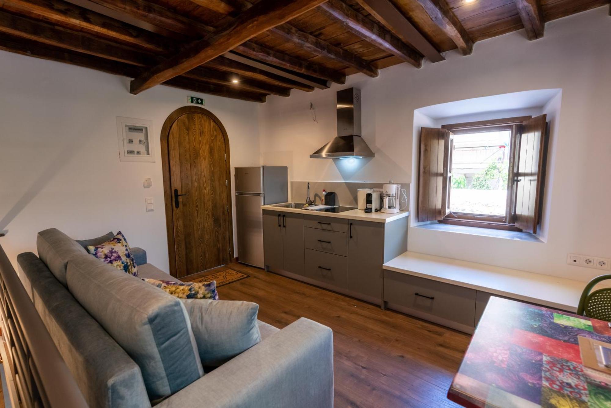 Indigo Leonidion Apartment Екстериор снимка
