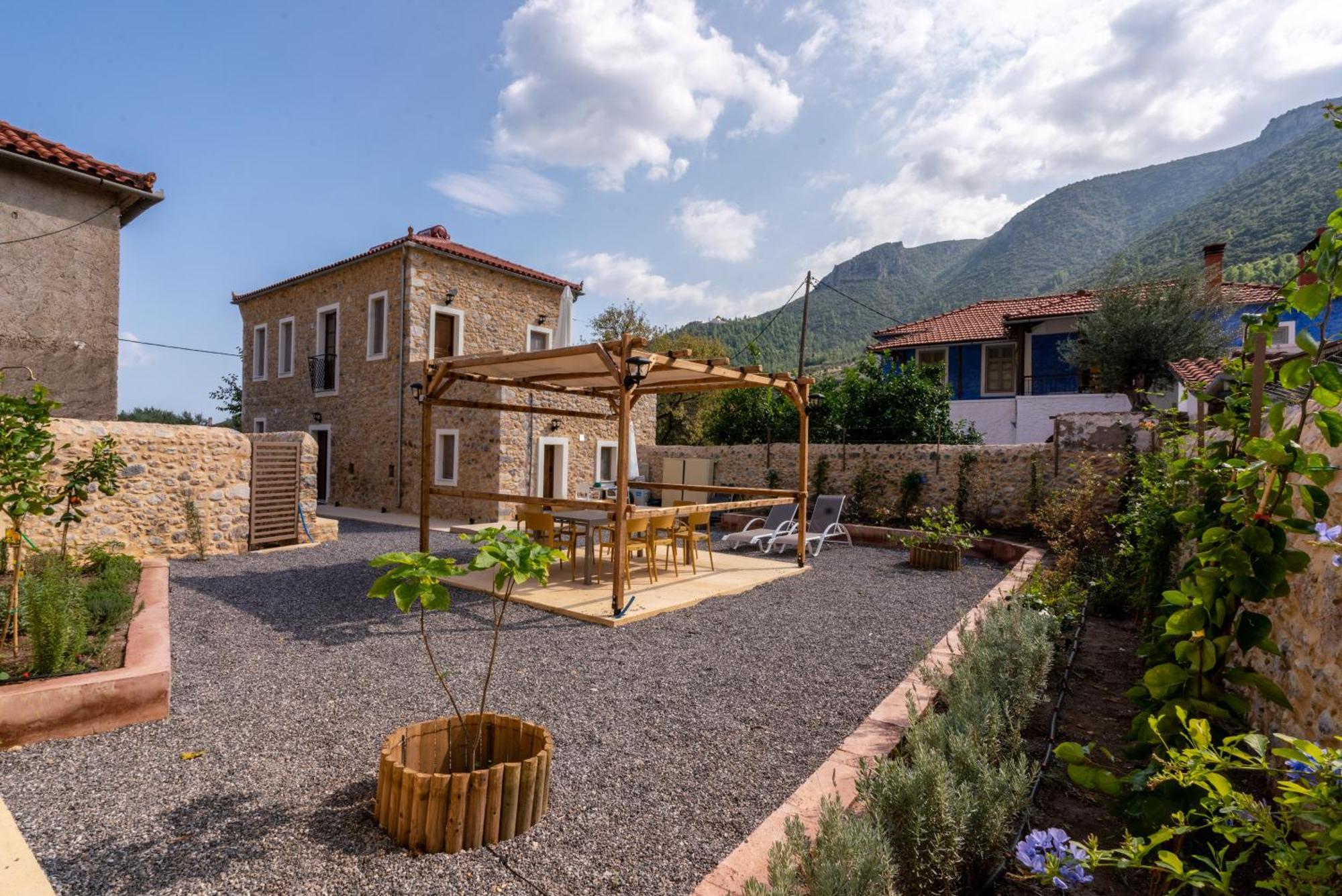 Indigo Leonidion Apartment Екстериор снимка