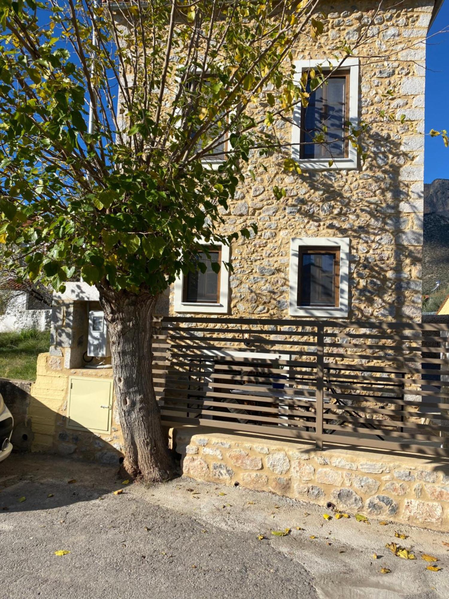 Indigo Leonidion Apartment Екстериор снимка