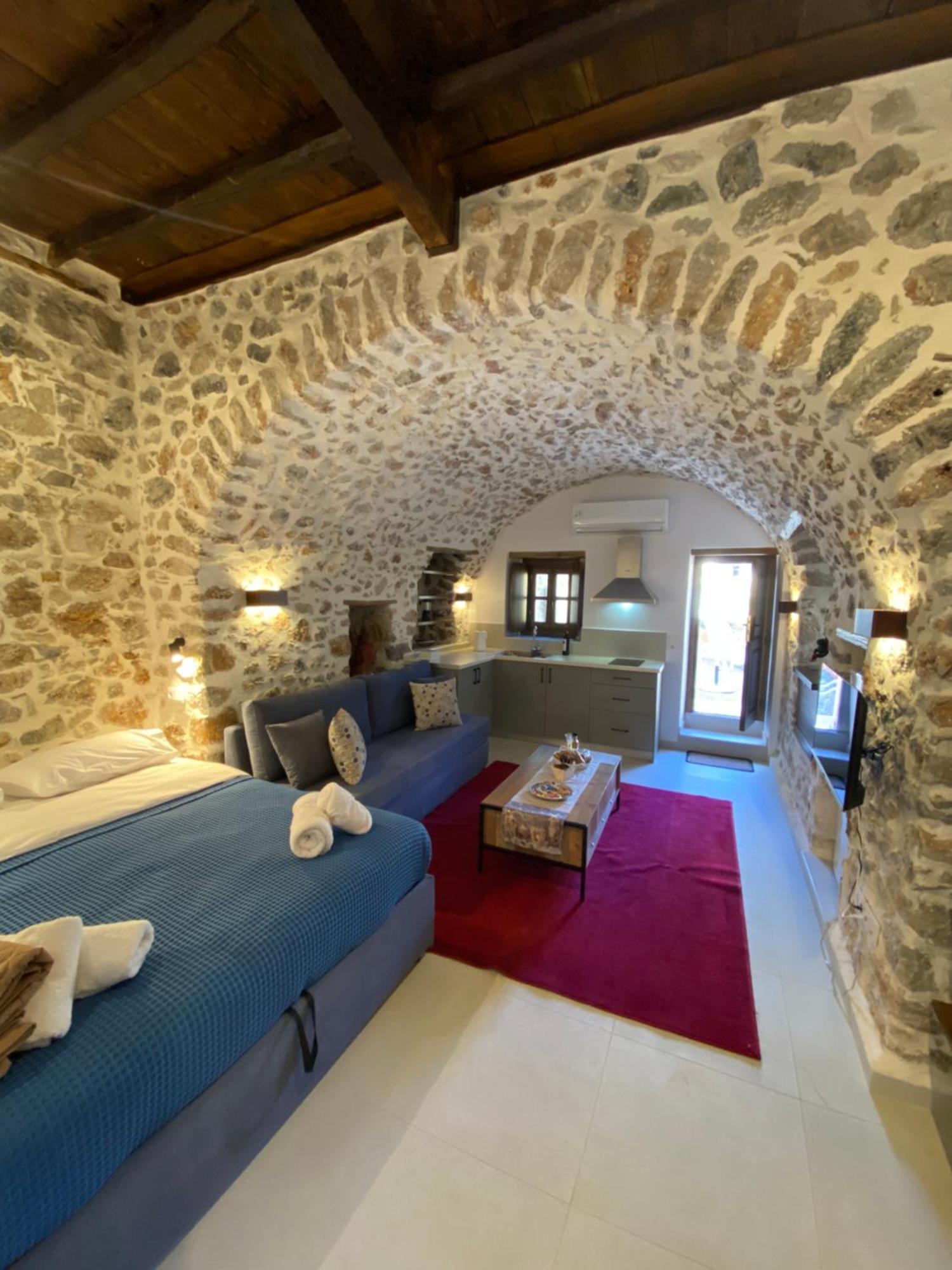 Indigo Leonidion Apartment Екстериор снимка