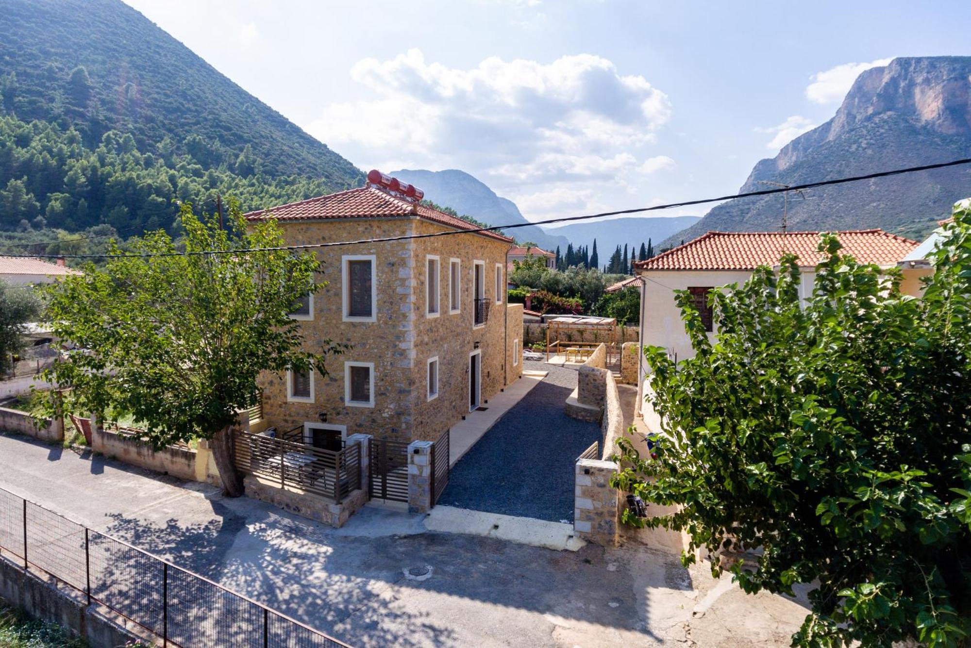 Indigo Leonidion Apartment Екстериор снимка